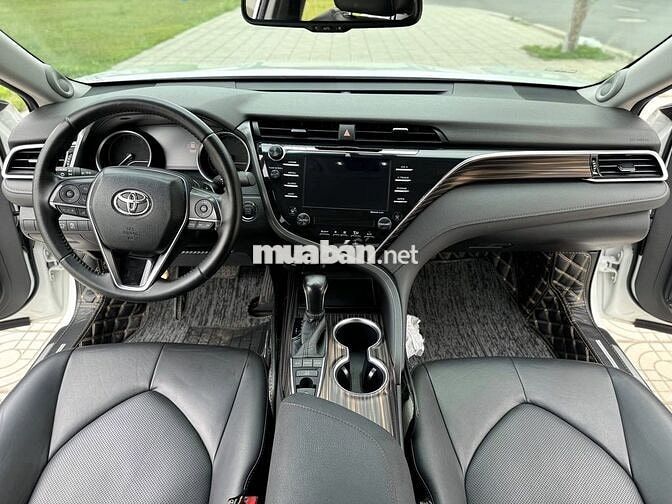 Toyota Camry 2.5Q 2020 Trắng - MỚI ÊM ĐẸP