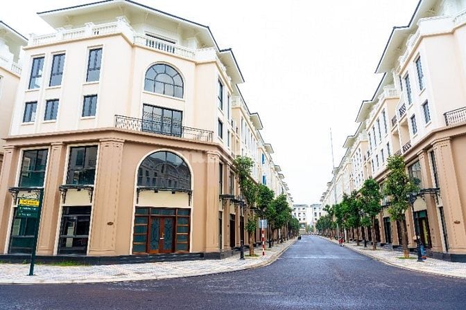 Liền kề 5 tầng cách trung tâm HN 6 km chỉ 4 tỷ, Liền kề 5 tầng dt 80m2