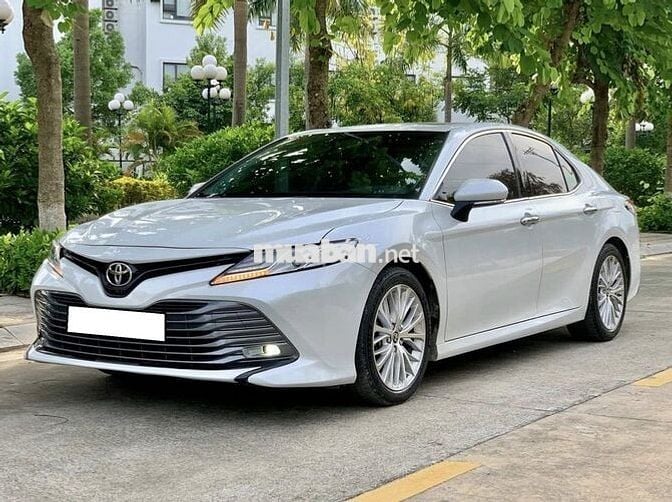 Toyota Camry 2.5Q 2020 Trắng - MỚI ÊM ĐẸP