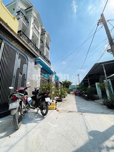CHỈ 3,95 TỶ CÓ NGAY NHÀ MỚI Ở NGAY CỰC ĐẸP - HẺM XE TẢI THÔNG