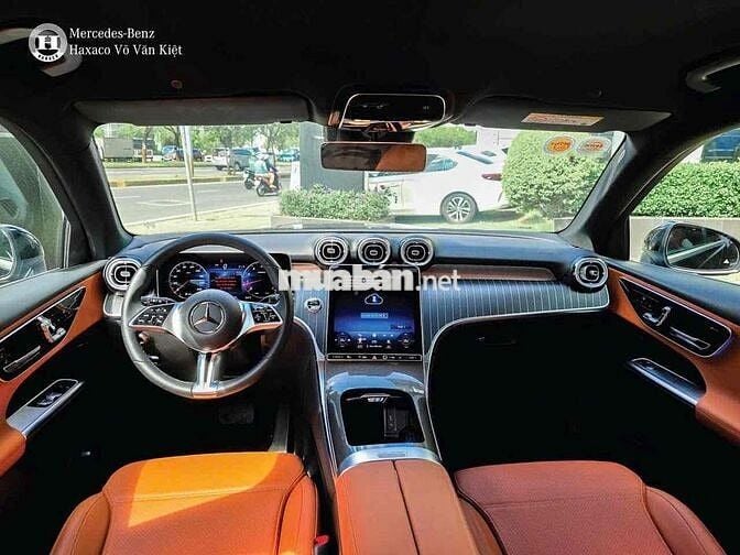 Mercedes Benz GLC200 -  2023 - 30 km