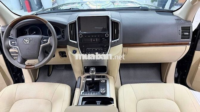 Bán Toyota Land Cruiser 4.6 V8 sản xuất 2016.
