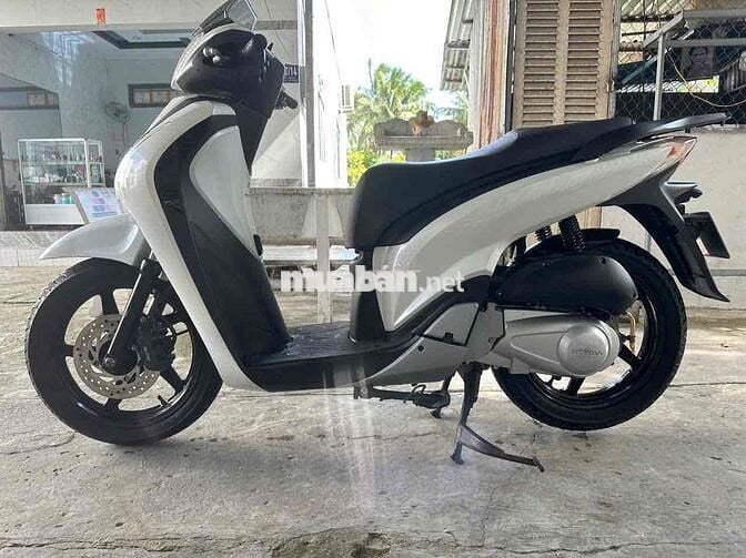 dư dùng sh150 đập thùng cuối2015,xe mới chát sm110