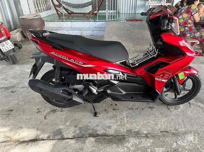 xe mới chát odo 8k còn bảo hành hãng