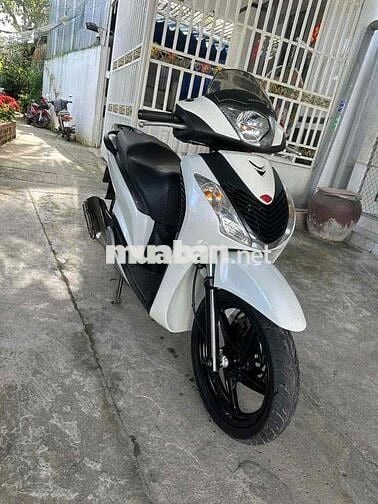 dư dùng sh150 đập thùng cuối2015,xe mới chát sm110