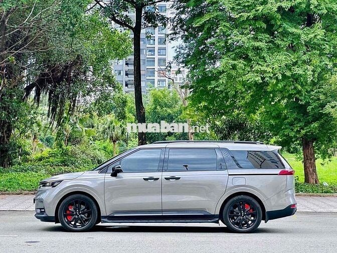 Kia Carnival 2023 Signature 2.2D - 49000 km