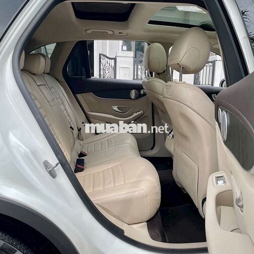 Mercedes Benz GLC 2016 300 4Matic - 73000 km