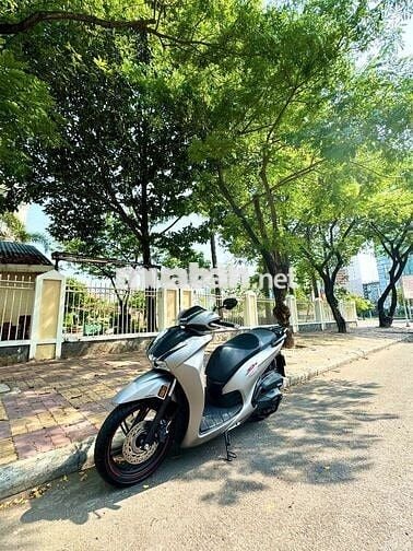 Sh350i màu đen bạc, ít đi xe mới chính chủ