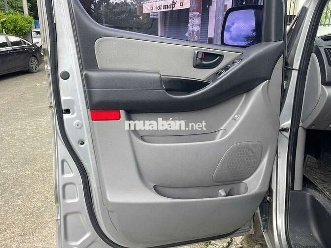 HYUNDAI STAREX BÁN TẢI TỰ ĐỘNG MÁY DẦU CỰC ĐẸP
