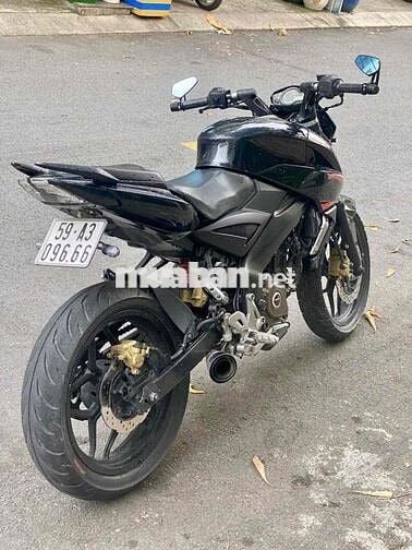 moto kawasaki pulsar 200