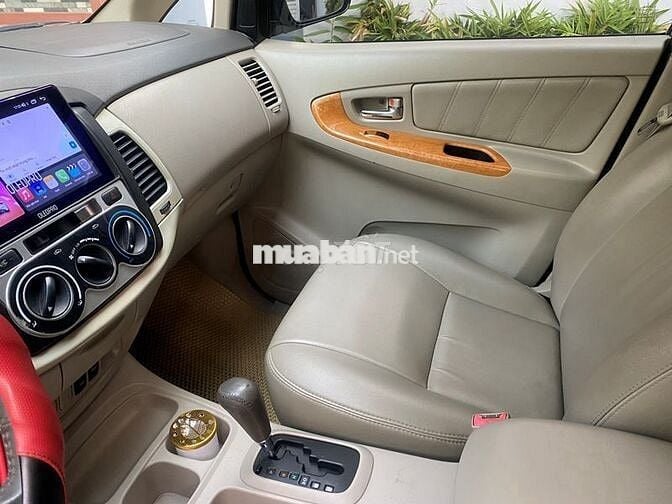 Toyota Innova 2.0V - 122000 km