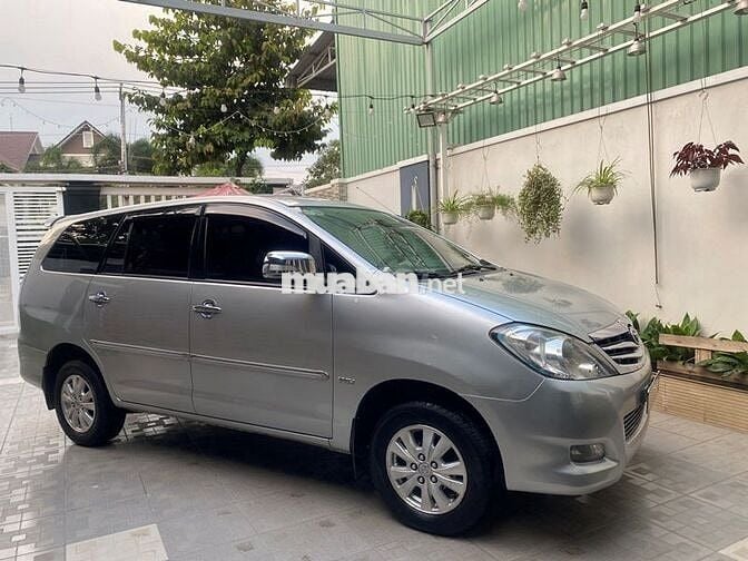 Toyota Innova 2.0V - 122000 km