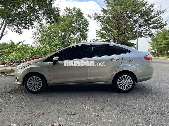 Ford Fiesta 2012 1.6 AT Sedan - ghi bạc đẹp