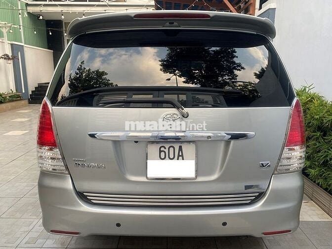 Toyota Innova 2.0V - 122000 km