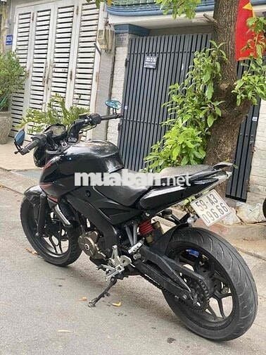 moto kawasaki pulsar 200