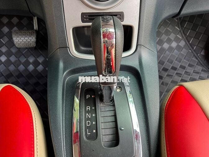 Ford Fiesta 2012 1.6 AT Sedan - ghi bạc đẹp