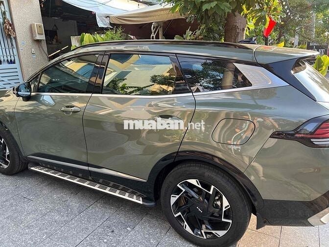 Kia Sportage 2023 Signature 1.6T AWD - 16000 km