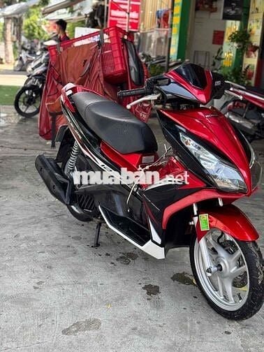 air blade đen đỏ (hỗ trợ góp bao nợ xau)