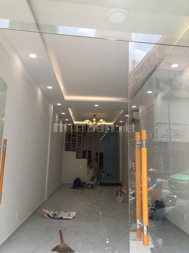 Nhà 1 trệt 3 lầu sân thượng. Hai Bà Trưng, Gần Chợ Tân Định, Quận 1