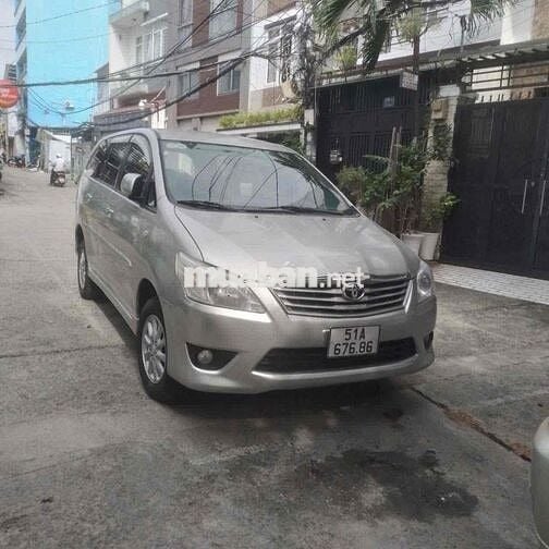Toyota Innova 2013 - 123 km