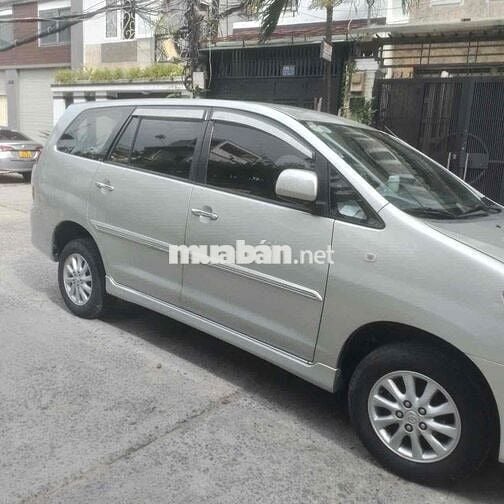 Toyota Innova 2013 - 123 km