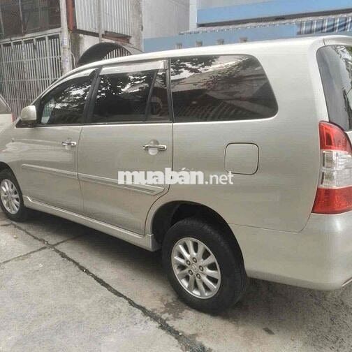 Toyota Innova 2013 - 123 km
