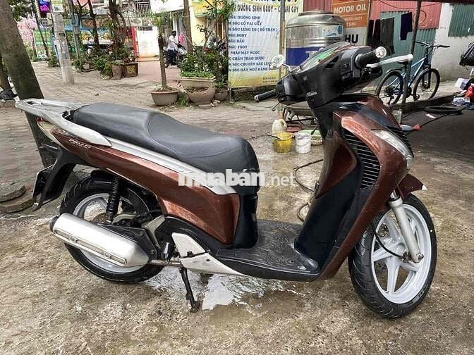Honda SH 125i màu nâu, xe tay ga
