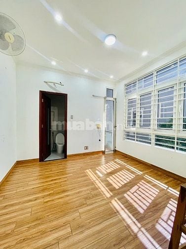 CHO THUÊ NHÀ NGANG 10M- giá chỉ 32 triệu 