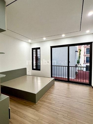 TÌM CHỦ MỚI CHO CĂN NHÀ 6 TẦNG XÂY ĐỘC LẬP TẠI PHỐ TRẠM