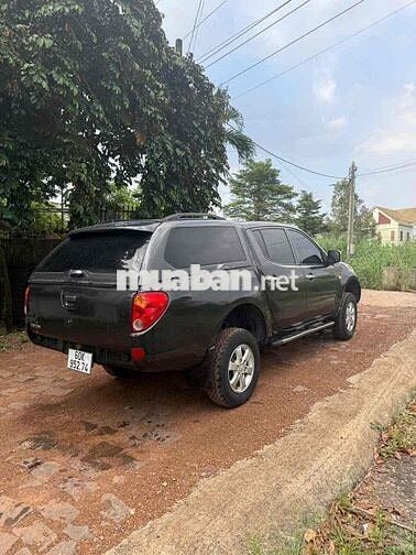 Mitsubishi Triton 2011 GL 2.4 MT 4x4 - 260000 km