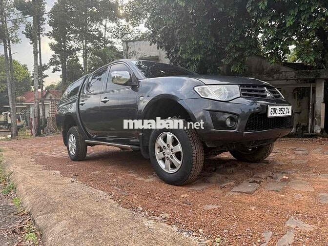 Mitsubishi Triton 2011 GL 2.4 MT 4x4 - 260000 km