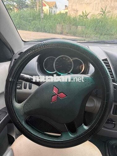 Mitsubishi Triton 2011 GL 2.4 MT 4x4 - 260000 km