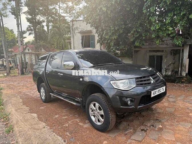Mitsubishi Triton 2011 GL 2.4 MT 4x4 - 260000 km