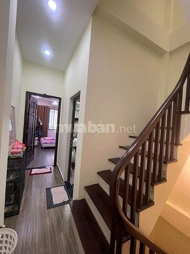 Bán nhà 5 tầng phố Nguyễn Đình Thi, nhà dân xây, gần Hồ Tây, ở luôn