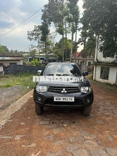 Mitsubishi Triton 2011 GL 2.4 MT 4x4 - 260000 km