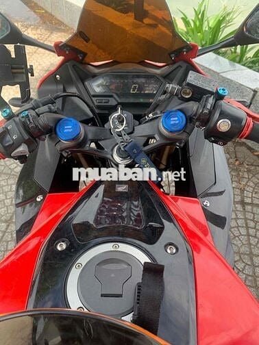 Cần bán gấp cbr150r, có fix cho ae yêu xe