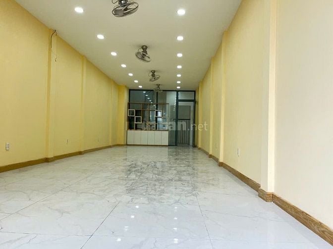 Chính chủ cho thuê MTKD 746 Sư Vạn Hạnh, Quận 10, Giao nhà ngay.