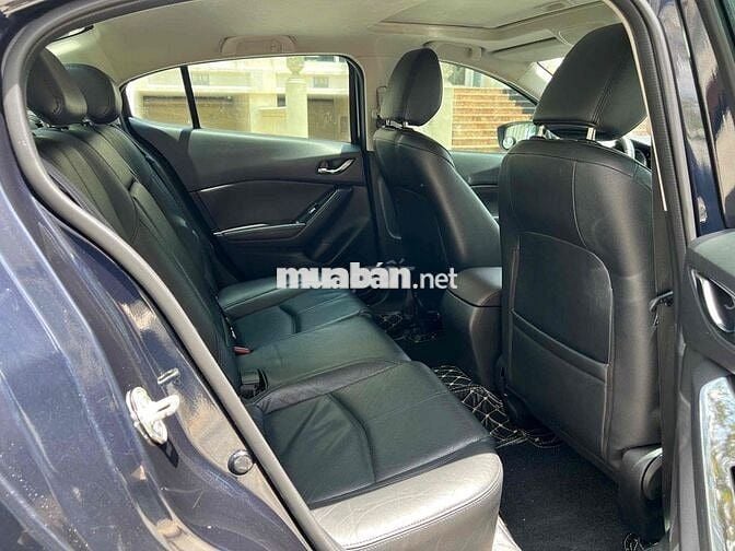 Mazda 3 2018 1.5 AT Sedan - 32000 km