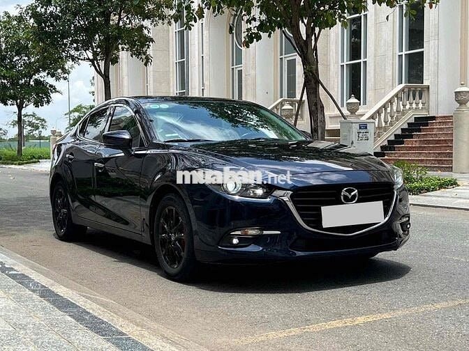 Mazda 3 2018 1.5 AT Sedan - 32000 km