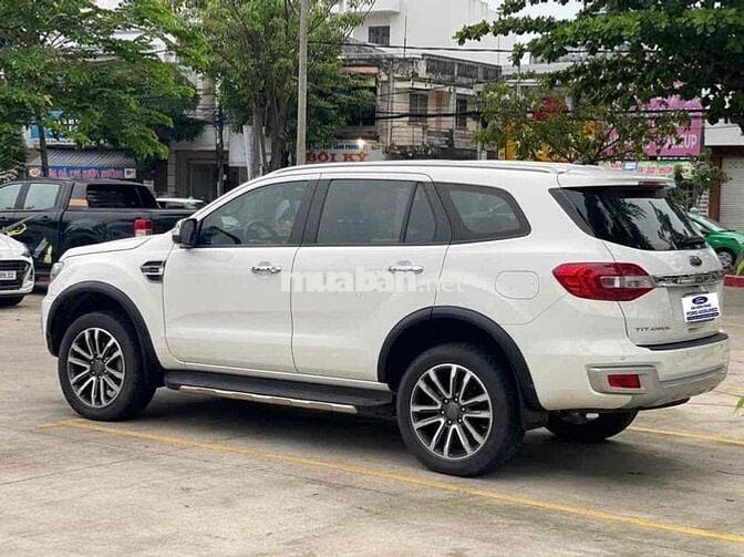 Ford Everest 2018 Titanium 2.0L 4x2 AT - 65.000 km