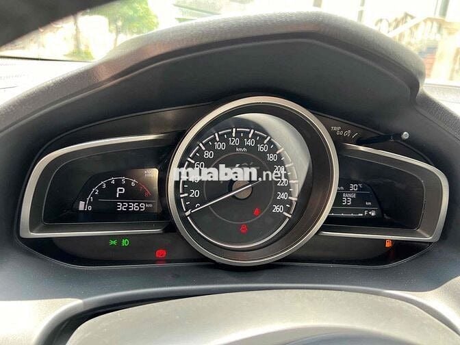 Mazda 3 2018 1.5 AT Sedan - 32000 km
