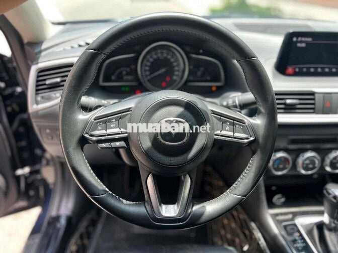 Mazda 3 2018 1.5 AT Sedan - 32000 km