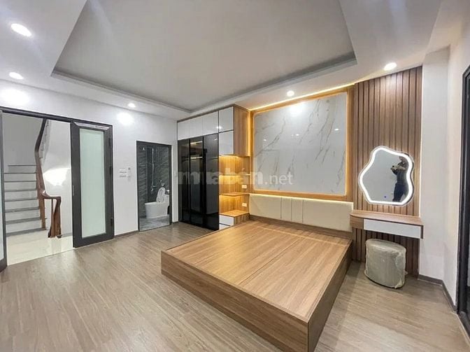 Bán nhà ngõ 18 Định Công Thượng, 34/36m2, 5T, MT4m, giá 7.6 tỷ