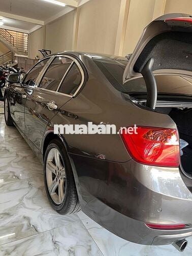BMW 2013 320i - 94000 km