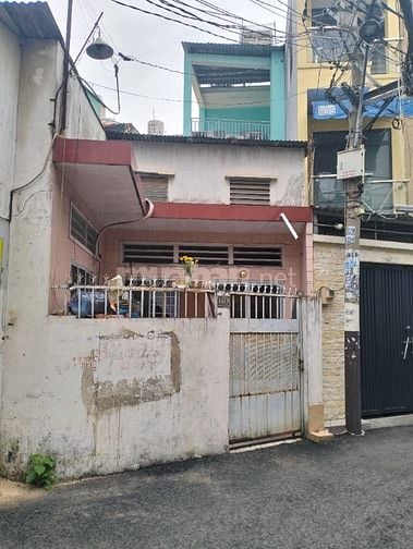 Cần bán căn nhà 1 xẹt đường Lê Đức Thọ 