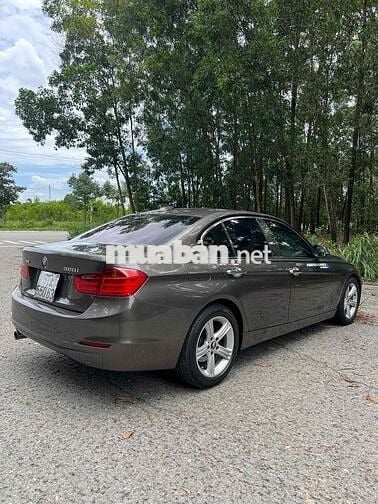 BMW 2013 320i - 94000 km