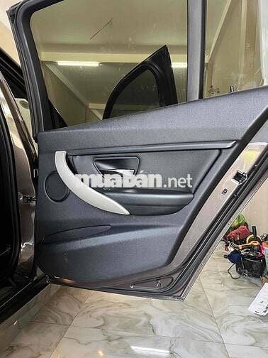 BMW 2013 320i - 94000 km