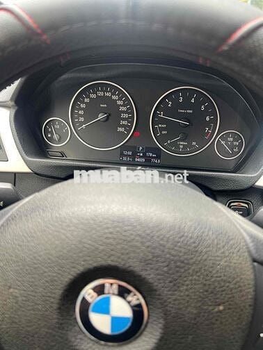 BMW 2013 320i - 94000 km
