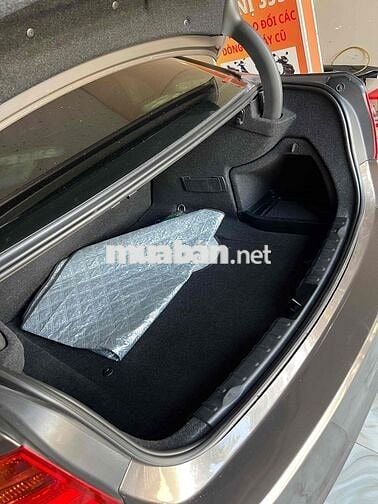 BMW 2013 320i - 94000 km