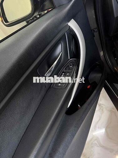 BMW 2013 320i - 94000 km